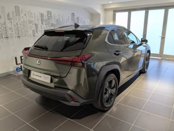 Photo 14 du bon plan LEXUS UX 250h Luxe 2WD occasion à 31900 €