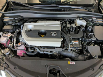 Photo 17 du bon plan LEXUS UX 250h Luxe 2WD occasion à 31900 €