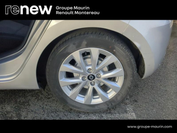 Photo 16 du bon plan RENAULT Clio 1.6 E-Tech hybride 145ch Evolution occasion à 18990 €