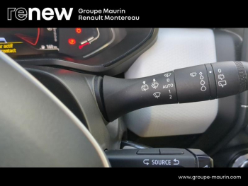 Photo 21 du bon plan RENAULT Clio 1.6 E-Tech hybride 145ch Evolution occasion à 18990 €