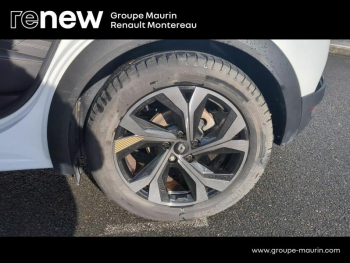 Photo 17 du bon plan RENAULT Captur 1.6 E-Tech hybride 145ch Engineered occasion à 26490 €