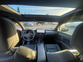 Photo 12 du bon plan LEXUS UX 300h 2WD Luxe occasion à 41790 €