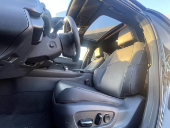 Photo 13 du bon plan LEXUS UX 300h 2WD Luxe occasion à 41790 €