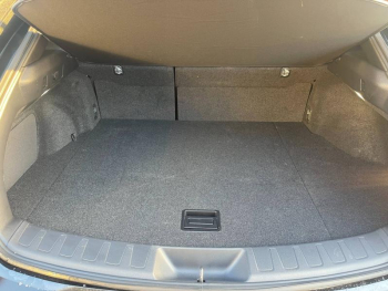 Photo 25 du bon plan LEXUS UX 300h 2WD Luxe occasion à 41790 €