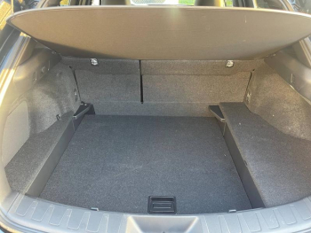 Photo 26 du bon plan LEXUS UX 300h 2WD Luxe occasion à 41790 €