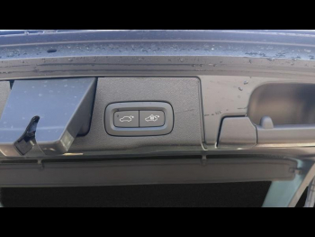 Photo 8 du bon plan VOLVO XC60 T6 Hybride Rechargeable 253 + 145ch Ultra Style Dark Geartronic 8 AWD occasion à 57990 €