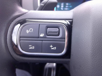 Photo 9 du bon plan CITROEN C5 Aircross Hybrid 225ch Shine Pack e-EAT8 occasion à 25900 €