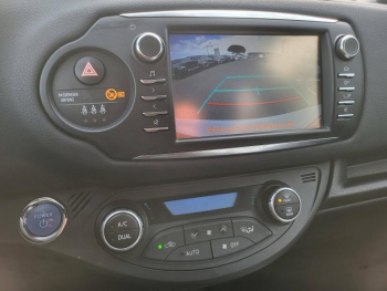 Photo 16 du bon plan TOYOTA Yaris 100h Collection 5p RC18 occasion à 13190 €