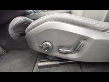 Photo 15 du bon plan VOLVO XC60 T6 AWD 253 + 145ch Plus Style Dark Geartronic occasion à 53990 €