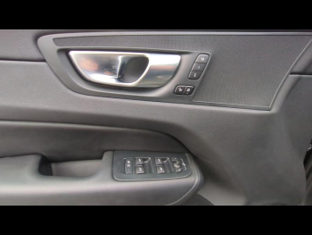 Photo 16 du bon plan VOLVO XC60 T6 AWD 253 + 145ch Plus Style Dark Geartronic occasion à 53990 €