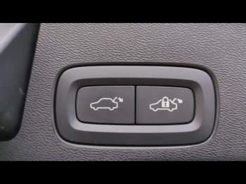 Photo 20 du bon plan VOLVO XC60 T6 AWD 253 + 145ch Plus Style Dark Geartronic occasion à 53990 €