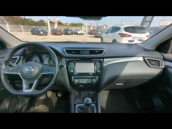 Photo 15 du bon plan NISSAN Qashqai 1.2 DIG-T 115ch Tekna occasion à 14990 €