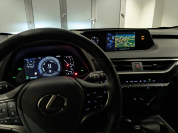 Photo 4 du bon plan LEXUS UX 250h 2WD Luxe Plus MY22 occasion à 28480 €