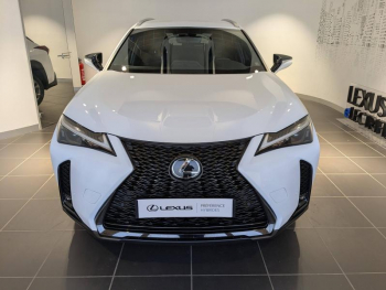 Photo 2 du bon plan LEXUS UX 250h F SPORT Design 2WD occasion à 30900 €
