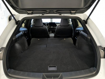 Photo 11 du bon plan LEXUS UX 250h F SPORT Design 2WD occasion à 30900 €