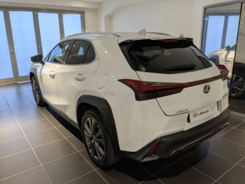 Photo 13 du bon plan LEXUS UX 250h F SPORT Design 2WD occasion à 30900 €