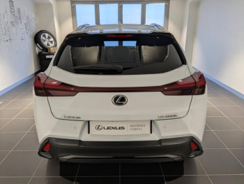 Photo 14 du bon plan LEXUS UX 250h F SPORT Design 2WD occasion à 30900 €