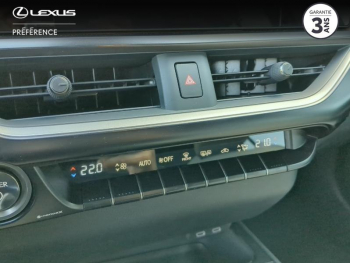 Photo 19 du bon plan LEXUS UX 250h Luxe 2WD occasion à 29980 €