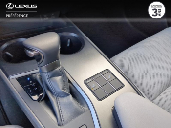 Photo 20 du bon plan LEXUS UX 250h Luxe 2WD occasion à 29980 €