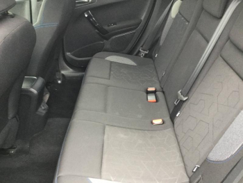 Photo 9 du bon plan PEUGEOT 2008 1.5 BlueHDi 100ch E6.c Signature S&S BVM5 86g occasion à 10990 €