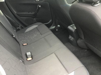Photo 10 du bon plan PEUGEOT 2008 1.5 BlueHDi 100ch E6.c Signature S&S BVM5 86g occasion à 10990 €