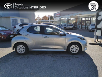 Photo 9 du bon plan TOYOTA Yaris 116h Dynamic Business 5p + Programme Beyond Zero Academy MY22 occasion à 19690 €