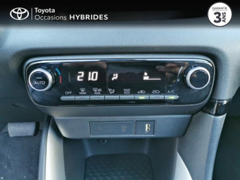 Photo 12 du bon plan TOYOTA Yaris 116h Dynamic Business 5p + Programme Beyond Zero Academy MY22 occasion à 19690 €