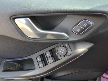 Photo 12 du bon plan FORD Fiesta 1.0 EcoBoost Hybrid 125ch Titanium Business 5p occasion à 15600 €