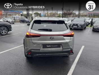 Photo 4 du bon plan LEXUS UX 250h 2WD F SPORT Design occasion à 31990 €