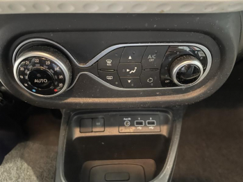 Photo 15 du bon plan RENAULT Twingo E-Tech Electric Zen R80 Achat Intégral - 21MY occasion à 11990 €