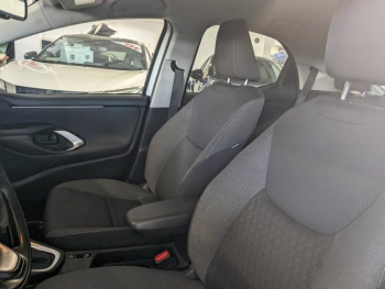 Photo 14 du bon plan TOYOTA Yaris 116h Design 5p MY22 occasion à 20590 €
