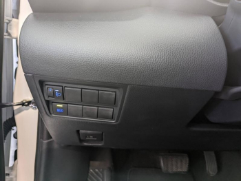 Photo 19 du bon plan TOYOTA Yaris 116h Design 5p MY22 occasion à 20590 €