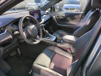 Photo 15 du bon plan TOYOTA RAV4 2.5 Hybride Rechargeable 306ch Design Business AWD-i MY25 occasion à 49690 €