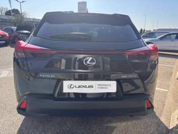 Photo 5 du bon plan LEXUS UX 250h 2WD Premium Edition MY22 occasion à 27900 €