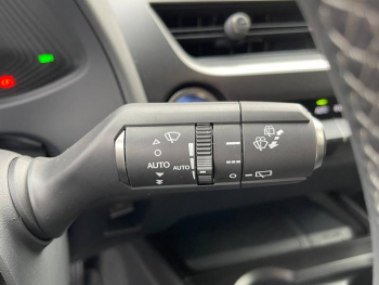 Photo 18 du bon plan LEXUS UX 250h 2WD Premium Edition MY22 occasion à 27900 €