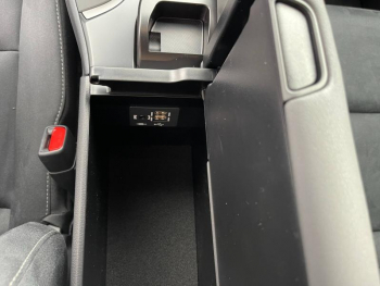 Photo 24 du bon plan LEXUS UX 250h 2WD Premium Edition MY22 occasion à 27900 €
