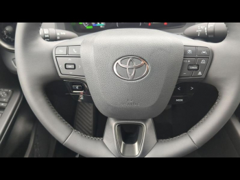 Photo 30 du bon plan TOYOTA C-HR 2.0 Hybride Rechargeable 225ch Design NG23 occasion à 39690 €