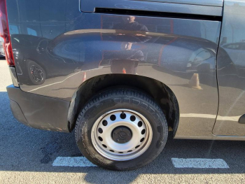 Photo 13 du bon plan CITROEN Berlingo Van VUL XL 950kg BlueHDi 130 S&S Worker EAT8 occasion à 19850 €