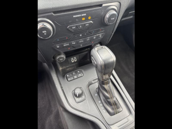 Photo 12 du bon plan FORD Ranger VUL 2.0 TDCi 213ch Super Cab Wildtrak BVA10 Avec Hard top occasion à 25940 €