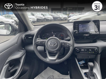 Photo 9 du bon plan TOYOTA Yaris 116h Dynamic Business 5p + Programme Beyond Zero Academy MY22 occasion à 19490 €