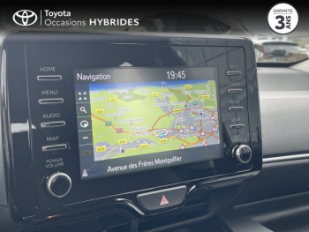 Photo 15 du bon plan TOYOTA Yaris 116h Dynamic Business 5p + Programme Beyond Zero Academy MY22 occasion à 19490 €