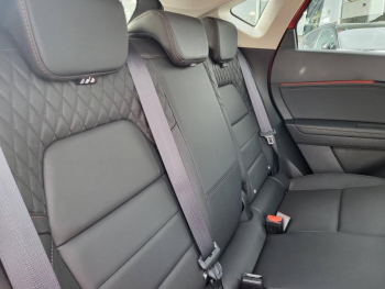 Photo 8 du bon plan RENAULT Captur 1.6 E-Tech hybride 145ch Iconic occasion à 23890 €