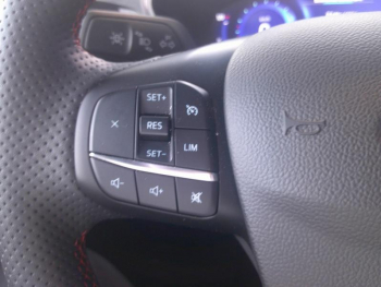 Photo 16 du bon plan FORD Kuga 2.5 Duratec 190ch FHEV E85 ST-Line BVA occasion à 31900 €