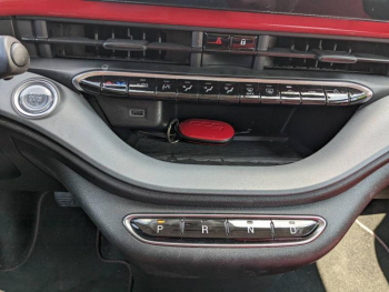 Photo 13 du bon plan FIAT 500 e 95ch (RED) MY23 occasion à 16890 €