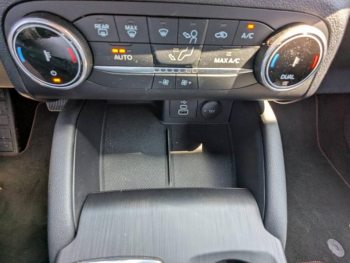 Photo 19 du bon plan FORD Kuga 2.5 Duratec 225ch PHEV ST-Line Business BVA occasion à 35790 €
