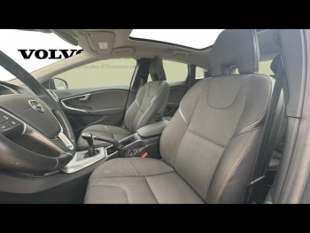 Photo 5 du bon plan VOLVO V40 Cross Country D2 AdBlue 120ch Ãversta Edition occasion à 13490 €