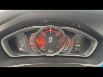 Photo 12 du bon plan VOLVO V40 Cross Country D2 AdBlue 120ch Ãversta Edition occasion à 13490 €