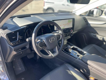 Photo 15 du bon plan LEXUS NX 450h+ Executive 4WD MY24 occasion à 55990 €