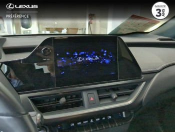 Photo 15 du bon plan LEXUS UX 250h Luxe 2WD occasion à 35900 €