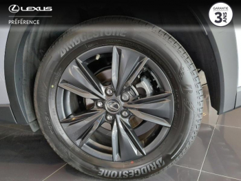 Photo 16 du bon plan LEXUS UX 250h Luxe 2WD occasion à 35900 €